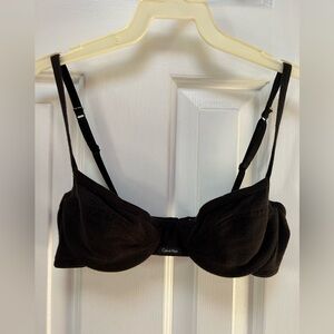 Calvin Klein Classic Soft Like a Skin, Form to Body Black Underwire Bra, Med.